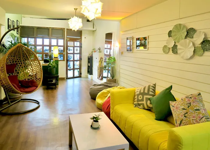 Les Fleurs Bangkok Hostel